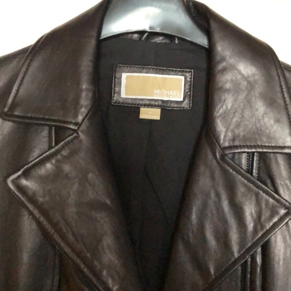 Doesn’t fit anymore. Has only been worn once! - Picture 2 of 2